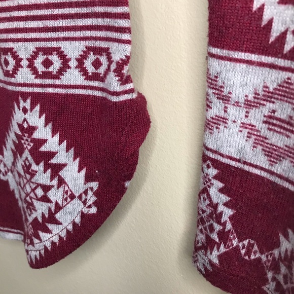 RUE21 Long Sleeve Rounded Hem Top with Aztec Print - Picture 6 of 6